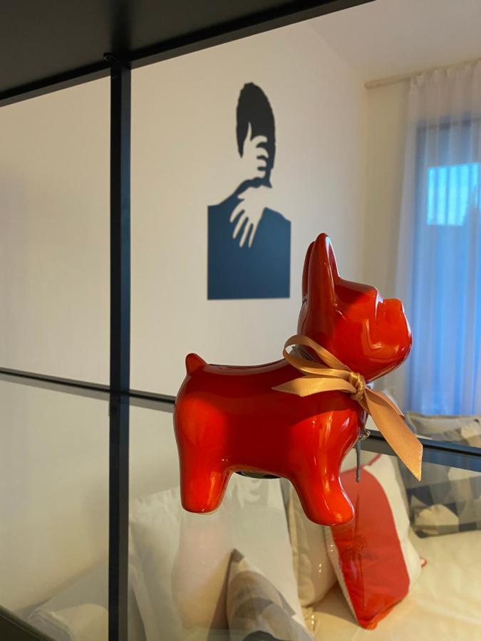 Cozy Red Bulldog Place In Apart-Complex/Pool Várna Kültér fotó
